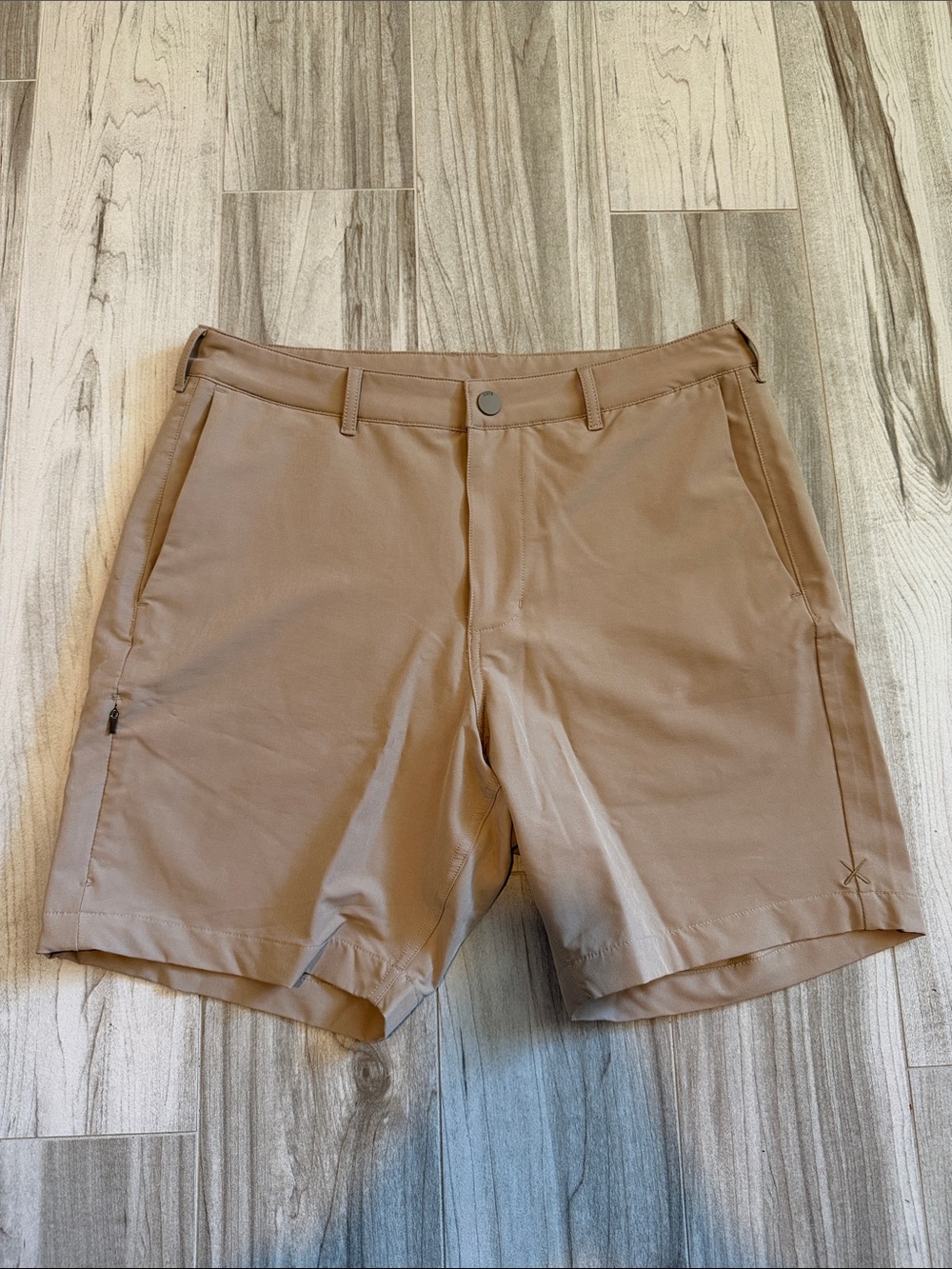 Cuts Tan Shorts Size 32